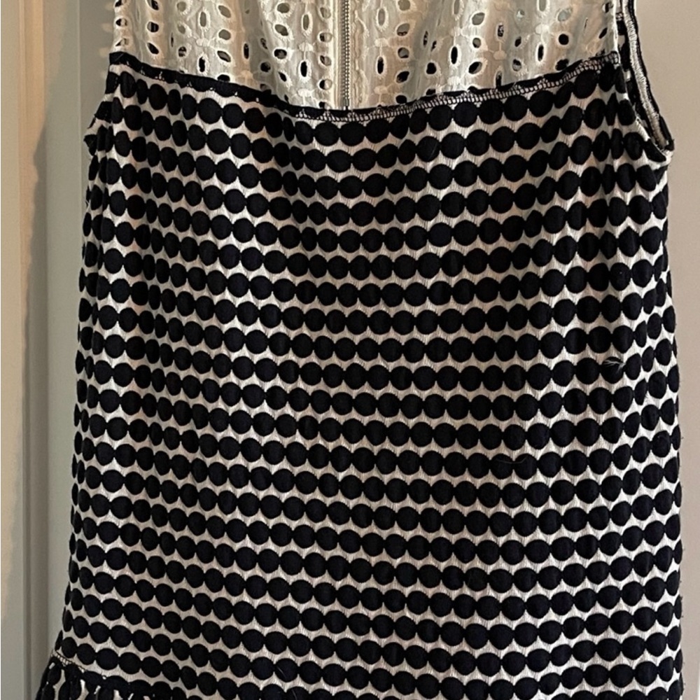Black White Polka Dot Eyelet Lace Sleeveless Blouse Ruffle Hem Flowy Top Medium - Picture 9 of 12